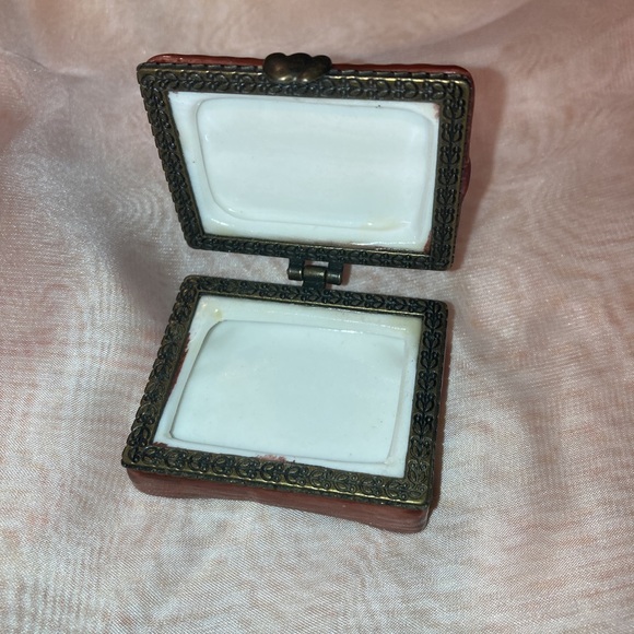 NEW FINE CIGARS HUMIDOR HINGED CERAMIC TRINKET BOX - UNSIGNED  - NEW WITHOUT TAG - Picture 2 of 10